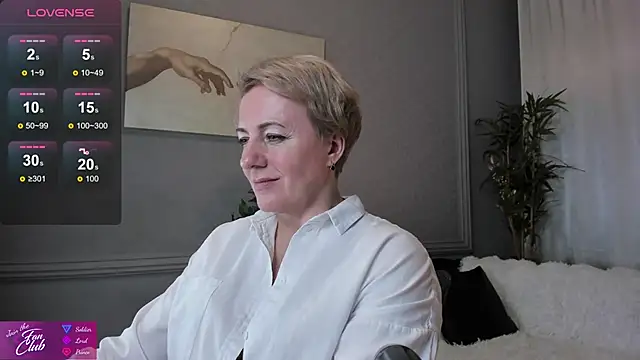 Snapshot of Nika_Smit chatting on 2, 2, 2025 Nika Smit online show from 2, 2, 2025