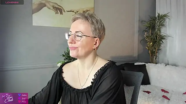 Snapshot of Nika_Smit chatting on 14, 2, 2025 Nika Smit online show from 14, 2, 2025