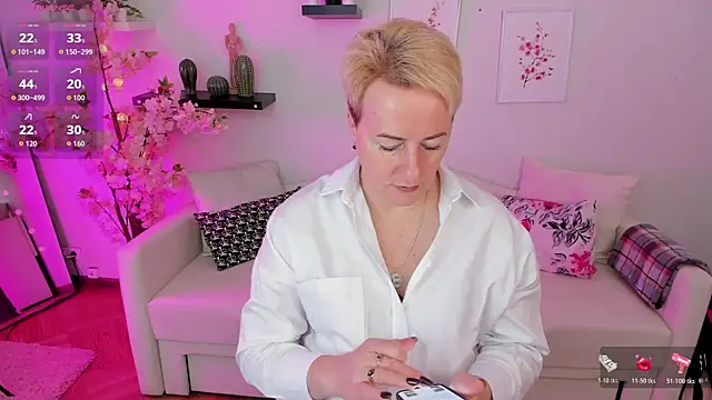 Snapshot of Nika_Smit chatting on 19, 10, 2025 Nika Smit online show from 19, 10, 2025