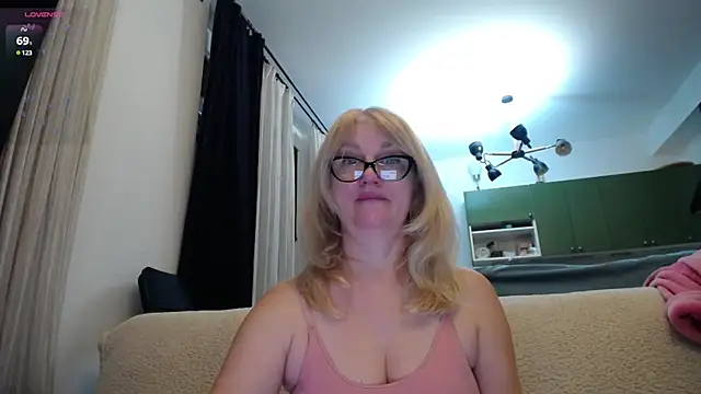 Snapshot of Blond_Woman chatting on 17, 1, 2025 Blond Woman online show from 17, 1, 2025