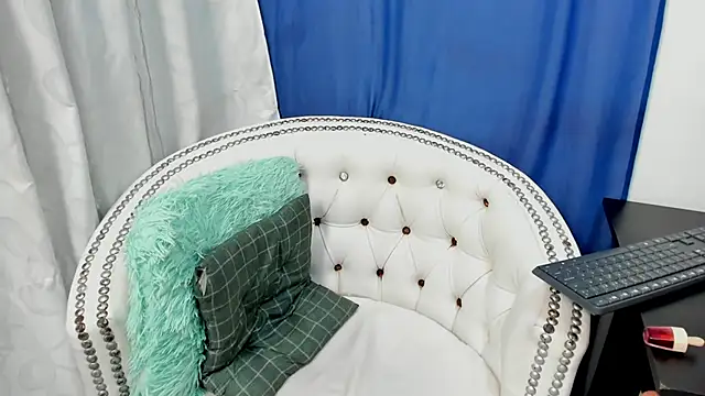 Analia18  online show from 14, 1, 2025