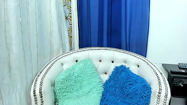 Analia18  online show from 18, 2, 2025