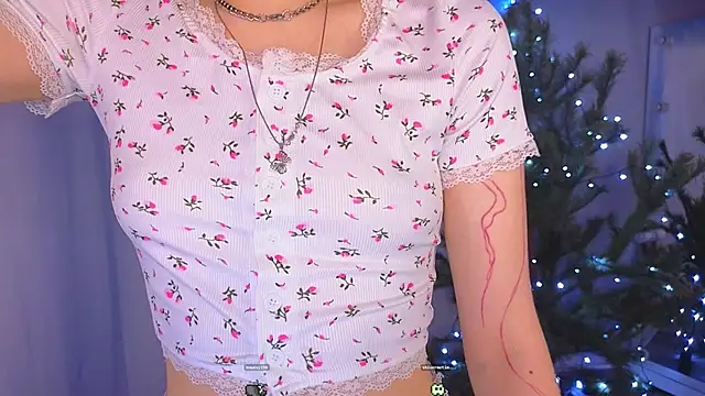 AlisiaSpinnet  online show from 4, 1, 2025