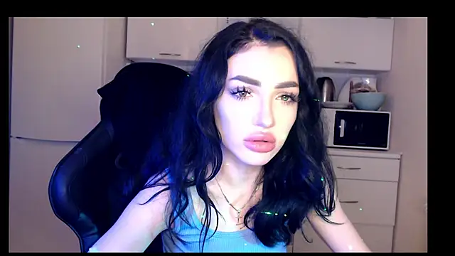 NancyLovee  online show from 9, 12, 2024