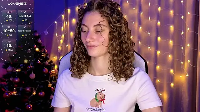 Snapshot of lady_curls chatting on 19, 12, 2024 lady curls online show from 19, 12, 2024