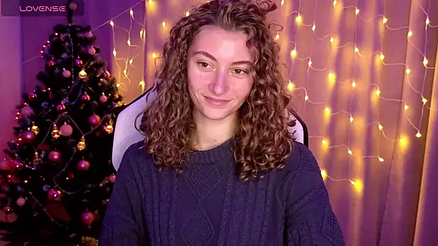 Snapshot of lady_curls chatting on 26, 12, 2024 lady curls online show from 26, 12, 2024