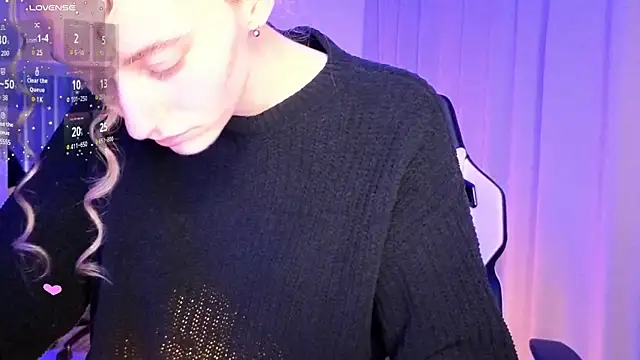 Snapshot of lady_curls chatting on 11, 1, 2025 lady curls online show from 11, 1, 2025