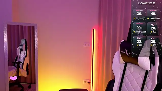 Snapshot of lady_curls chatting on 14, 1, 2025 lady curls online show from 14, 1, 2025