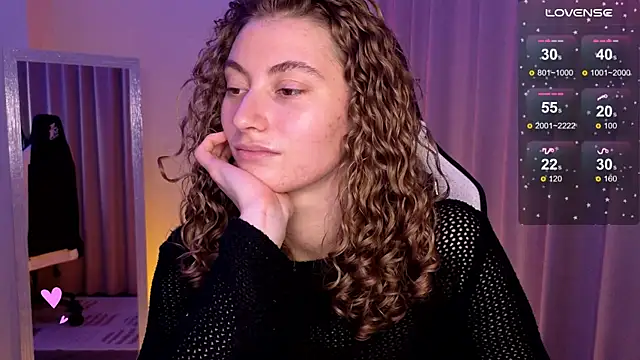 Snapshot of lady_curls chatting on 16, 1, 2025 lady curls online show from 16, 1, 2025