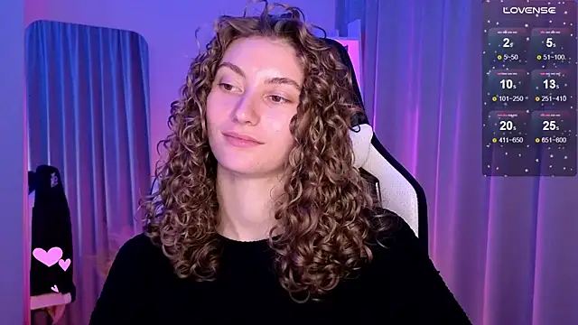 Snapshot of lady_curls chatting on 13, 2, 2025 lady curls online show from 13, 2, 2025