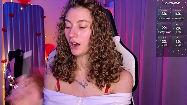 Snapshot of lady_curls chatting on 15, 2, 2025 lady curls online show from 15, 2, 2025