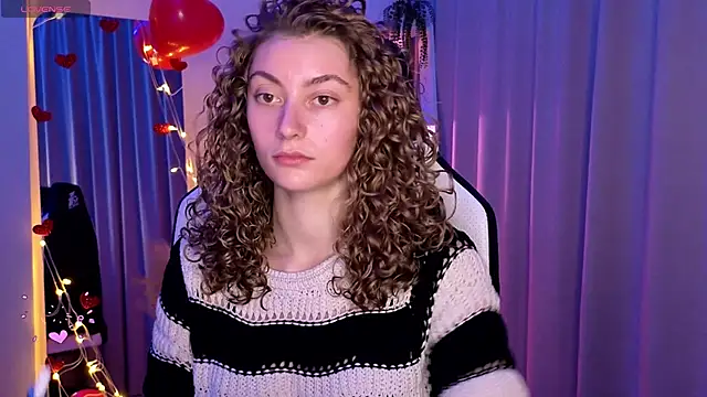 Snapshot of lady_curls chatting on 21, 2, 2025 lady curls online show from 21, 2, 2025