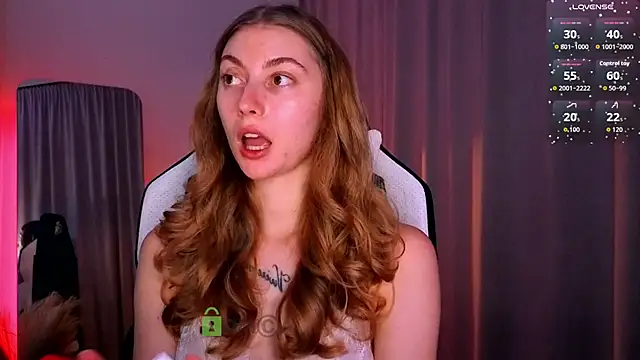 Snapshot of lady_curls chatting on 11, 9, 2025 lady curls online show from 11, 9, 2025