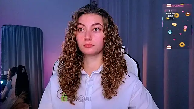 Snapshot of lady_curls chatting on 1, 10, 2025 lady curls online show from 1, 10, 2025