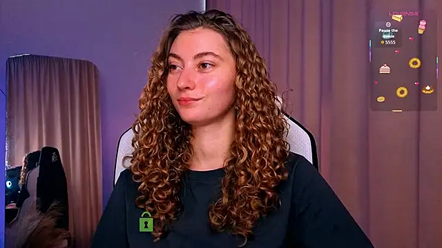 Snapshot of lady_curls chatting on 2, 10, 2025 lady curls online show from 2, 10, 2025