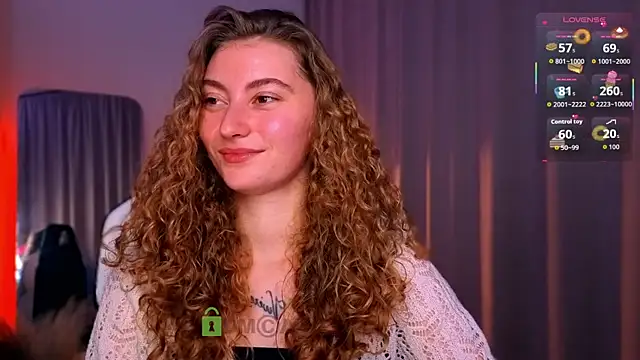 Snapshot of lady_curls chatting on 8, 10, 2025 lady curls online show from 8, 10, 2025