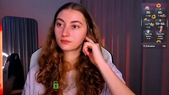 Snapshot of lady_curls chatting on 23, 10, 2025 lady curls online show from 23, 10, 2025