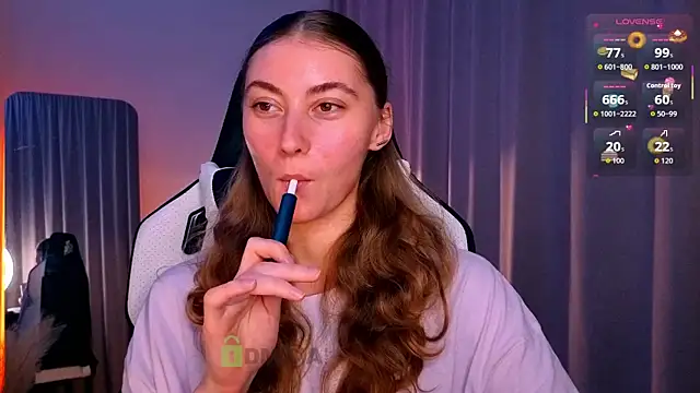 Snapshot of lady_curls chatting on 17, 11, 2025 lady curls online show from 17, 11, 2025