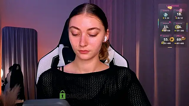 Snapshot of lady_curls chatting on 23, 11, 2025 lady curls online show from 23, 11, 2025