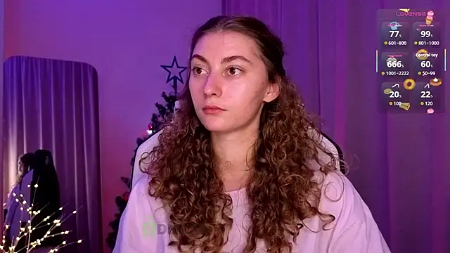 Snapshot of lady_curls chatting on 13, 12, 2025 lady curls online show from 13, 12, 2025