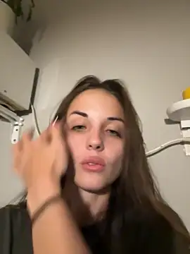 Snapshot of AmiLavs chatting on 9, 10, 2025 AmiLavs online show from 9, 10, 2025