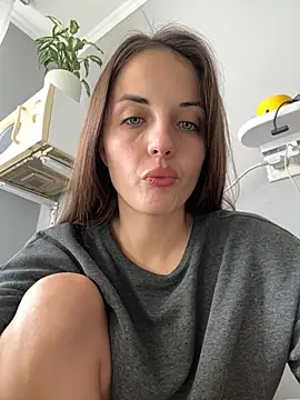 Snapshot of AmiLavs chatting on 24, 10, 2025 AmiLavs online show from 24, 10, 2025