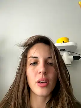 Snapshot of AmiLavs chatting on 25, 11, 2025 AmiLavs online show from 25, 11, 2025