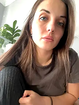 Snapshot of AmiLavs chatting on 5, 12, 2025 AmiLavs online show from 5, 12, 2025