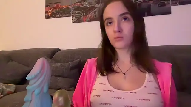 Snapshot of EmilyWi_ chatting on 8, 11, 2025 EmilyWi online show from 8, 11, 2025