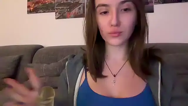 Snapshot of EmilyWi_ chatting on 12, 11, 2025 EmilyWi online show from 12, 11, 2025