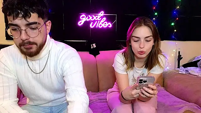 MrAndMrsSavage online show from 15, 12, 2024