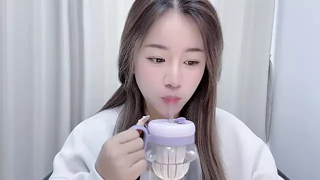 Snapshot of chloe-01 chatting on 30, 12, 2024 chloe-01 online show from 30, 12, 2024