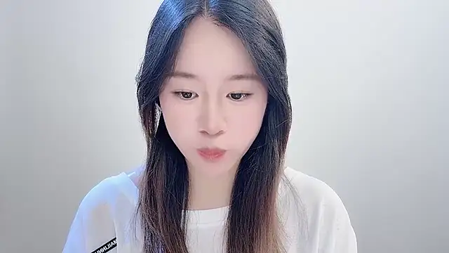 Snapshot of chloe-01 chatting on 11, 11, 2025 chloe-01 online show from 11, 11, 2025