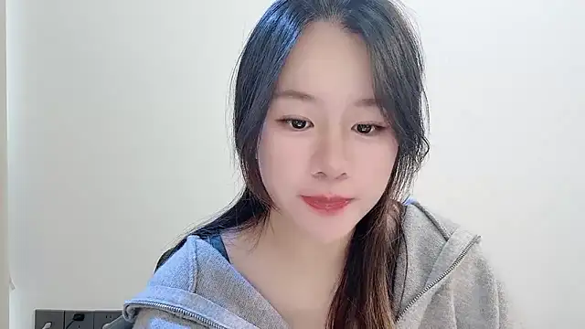 Snapshot of chloe-01 chatting on 13, 11, 2025 chloe-01 online show from 13, 11, 2025