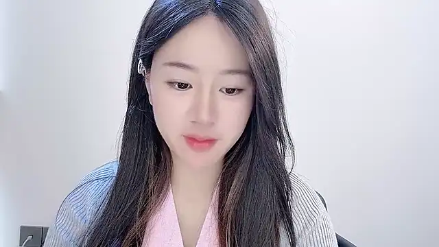 Snapshot of chloe-01 chatting on 22, 11, 2025 chloe-01 online show from 22, 11, 2025