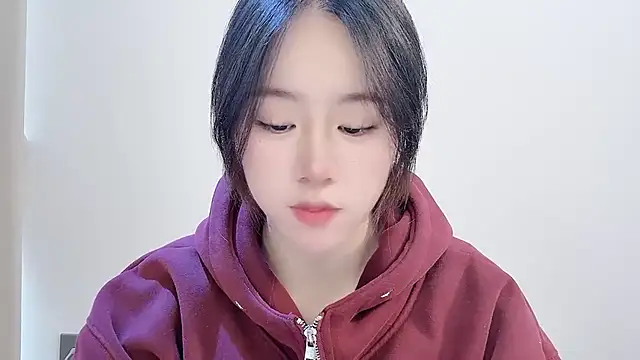 Snapshot of chloe-01 chatting on 24, 11, 2025 chloe-01 online show from 24, 11, 2025