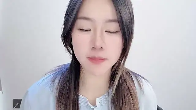 Snapshot of chloe-01 chatting on 26, 11, 2025 chloe-01 online show from 26, 11, 2025