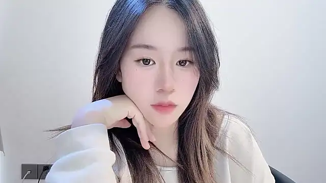 Snapshot of chloe-01 chatting on 27, 11, 2025 chloe-01 online show from 27, 11, 2025