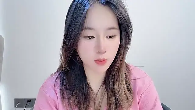 Snapshot of chloe-01 chatting on 2, 12, 2025 chloe-01 online show from 2, 12, 2025