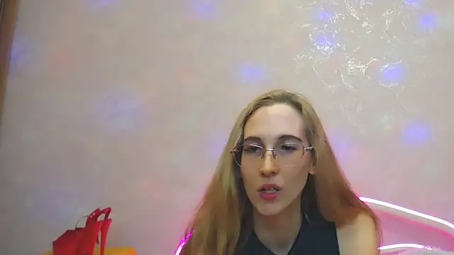 Snapshot of KlaryBrait chatting on 14, 12, 2024 KlaryBrait online show from 14, 12, 2024