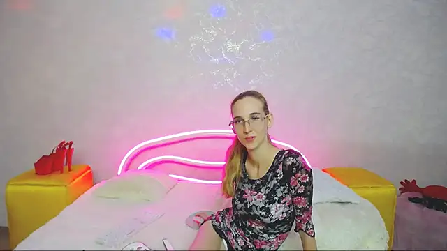 Snapshot of KlaryBrait chatting on 15, 12, 2024 KlaryBrait online show from 15, 12, 2024