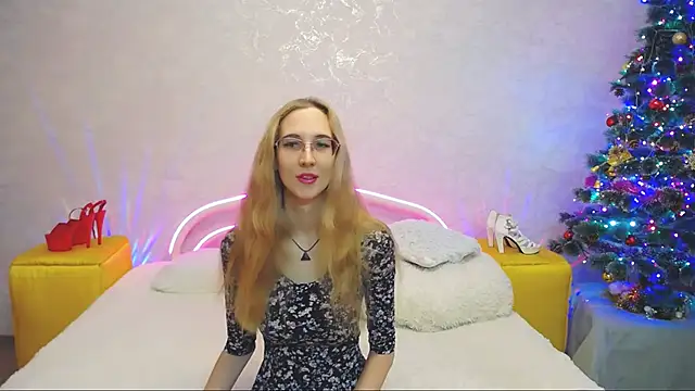 Snapshot of KlaryBrait chatting on 19, 12, 2024 KlaryBrait online show from 19, 12, 2024