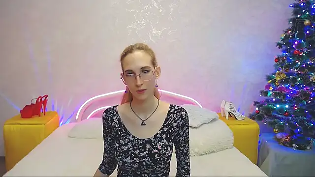 Snapshot of KlaryBrait chatting on 19, 12, 2024 KlaryBrait online show from 19, 12, 2024