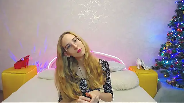 Snapshot of KlaryBrait chatting on 21, 12, 2024 KlaryBrait online show from 21, 12, 2024