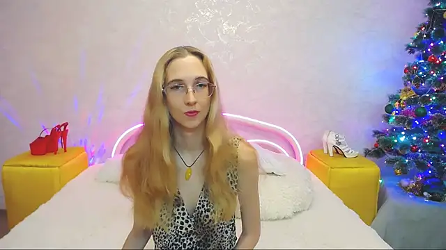 Snapshot of KlaryBrait chatting on 22, 12, 2024 KlaryBrait online show from 22, 12, 2024