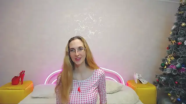 Snapshot of KlaryBrait chatting on 9, 1, 2025 KlaryBrait online show from 9, 1, 2025