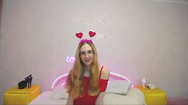 Snapshot of KlaryBrait chatting on 14, 2, 2025 KlaryBrait online show from 14, 2, 2025