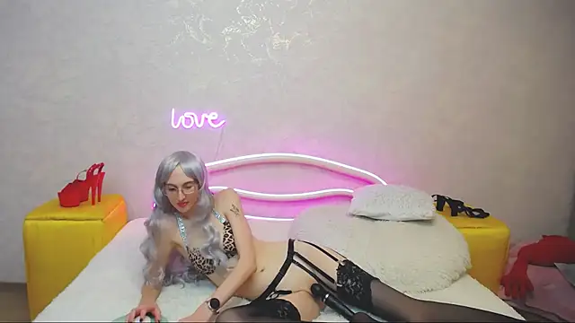 Snapshot of KlaryBrait chatting on 26, 2, 2025 KlaryBrait online show from 26, 2, 2025