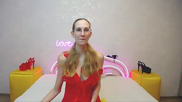 Snapshot of KlaryBrait chatting on 1, 3, 2025 KlaryBrait online show from 1, 3, 2025