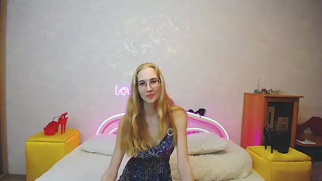 Snapshot of KlaryBrait chatting on 20, 3, 2025 KlaryBrait online show from 20, 3, 2025